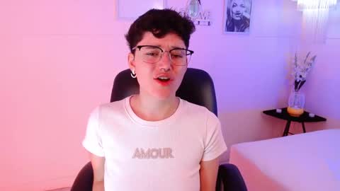 Snapshot of jero_harper1 chatting on 10-06-25, 01:08 jero harper1 online show from 10-06-25, 01:08