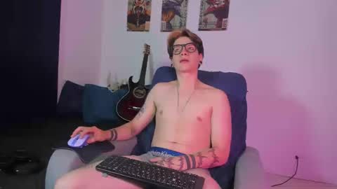 Angelo online show from 09-23-25, 01:52