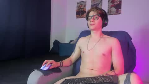 Angelo online show from 09-28-25, 02:28