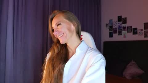 jesica_moon_peachy online show from 09-18-25, 01:40