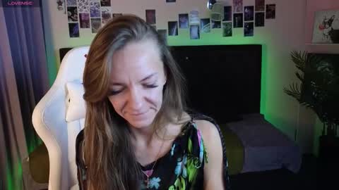 jesica_moon_peachy online show from 10-11-25, 01:38