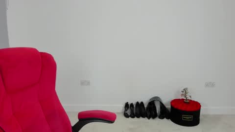 Snapshot of jesicacoper chatting on 01-11-25, 11:13 MistressJesicaCoper online show from 01-11-25, 11:13