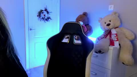 jess1ca_rabb1t online show from 12-02-24, 11:12