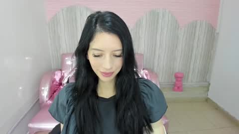 Snapshot of jess_a_ chatting on 12-18-24, 11:34 Jess online show from 12-18-24, 11:34