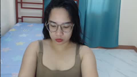 Snapshot of jessalicious_143 chatting on 06-04-26, 03:23 Jessa online show from 06-04-26, 03:23