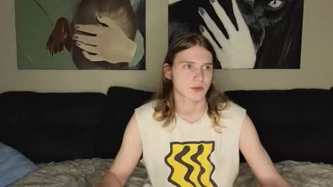 Snapshot of jesse___james chatting on 11-09-25, 12:42 Jesse online show from 11-09-25, 12:42