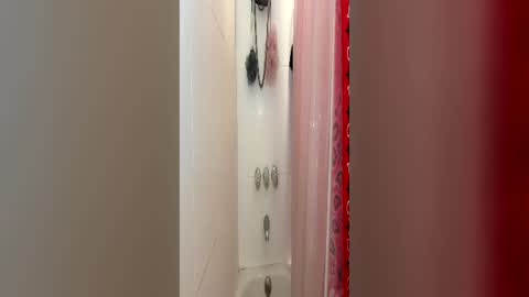 Hungjessy online show from 06-15-26, 07:16