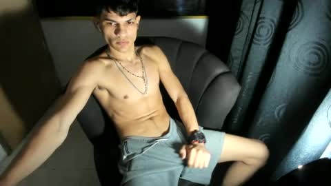 Snapshot of jesshot_bigcock chatting on 06-19-26, 07:56 jesshot_bigcock online show from 06-19-26, 07:56