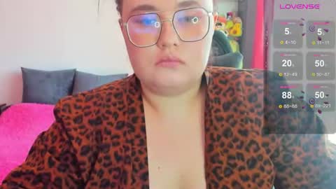 Snapshot of jessica_joy_ chatting on 07-08-26, 06:51 Natalia online show from 07-08-26, 06:51