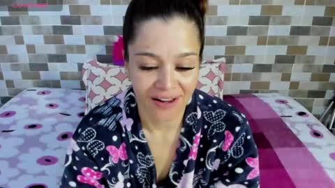 Snapshot of jessica_robertss chatting on 05-24-26, 02:27 jessimodel independient online show from 05-24-26, 02:27
