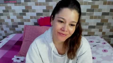 Snapshot of jessica_robertss chatting on 06-04-26, 09:43 jessimodel independient online show from 06-04-26, 09:43