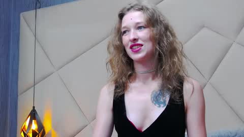 Snapshot of jessicagibson chatting on 02-02-25, 04:00 Jessica online show from 02-02-25, 04:00