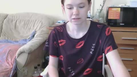 jessicaholland1 online show from 05-22-26, 09:15