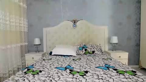 single mommy online show from 10-19-25, 06:52