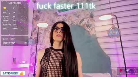 Snapshot of jessicameron chatting on 02-12-26, 01:11 JESSI AND NAOMI online show from 02-12-26, 01:11