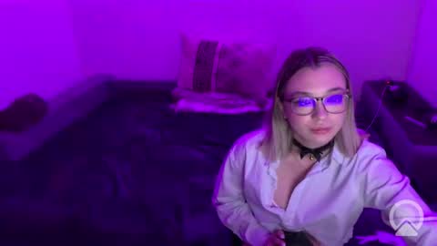 Snapshot of jessicanight_ chatting on 04-25-26, 03:20 Jessica and Mark online show from 04-25-26, 03:20