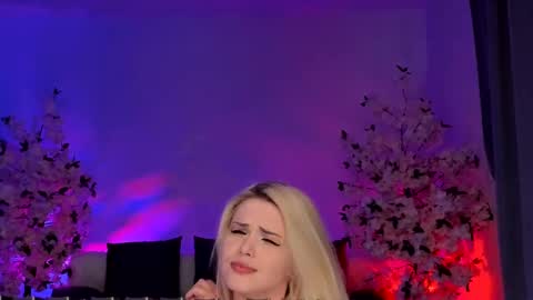 Gloria   online show from 01-22-25, 11:10