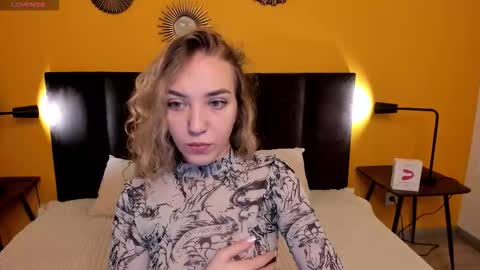 Snapshot of jessie_curlyy chatting on 11-06-25, 02:23 Jessie online show from 11-06-25, 02:23