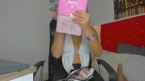 Snapshot of jessie_rogers__ chatting on 04-28-26, 01:16 Jessie online show from 04-28-26, 01:16