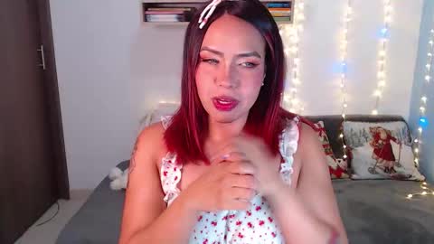 Snapshot of jessie_rose_ chatting on 12-15-25, 08:24 Jessie Rose online show from 12-15-25, 08:24