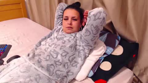 jessiestar3 online show from 04-14-26, 11:55