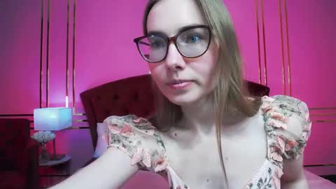 JessieStarrr online show from 04-22-26, 05:47