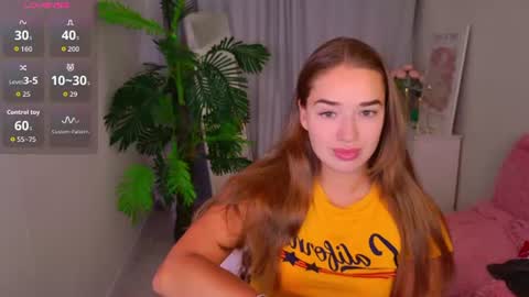 Snapshot of jessiestarz chatting on 06-16-26, 01:47 Jessi online show from 06-16-26, 01:47