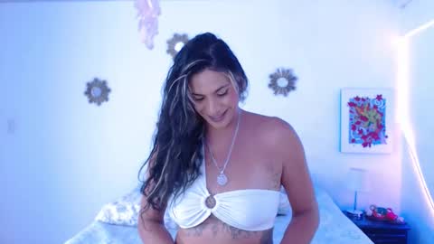 Snapshot of jessigomez chatting on 10-15-25, 02:06 JESSI GOMEZ online show from 10-15-25, 02:06