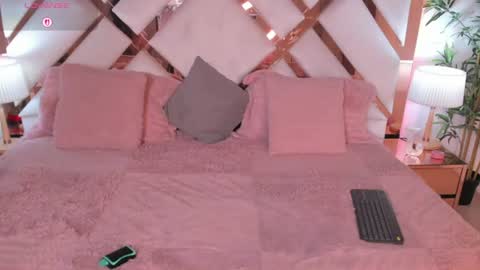 Snapshot of jessiica_stonne2 chatting on 07-07-26, 02:03 JESSICA STONNE online show from 07-07-26, 02:03