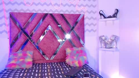 Snapshot of jessika_rabbits chatting on 02-05-25, 12:20 JESS online show from 02-05-25, 12:20