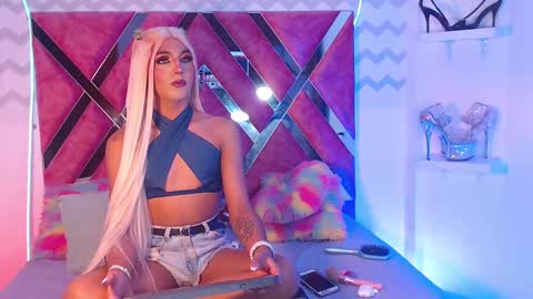 Snapshot of jessika_rabbits chatting on 02-11-25, 05:05 JESS online show from 02-11-25, 05:05