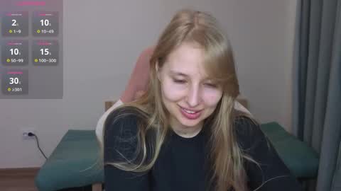 Snapshot of jessy_comely chatting on 05-15-26, 02:13 Jessy online show from 05-15-26, 02:13
