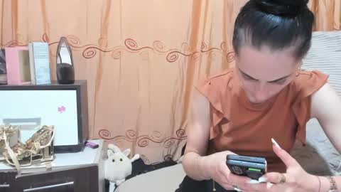Snapshot of jessylonghair chatting on 07-12-26, 07:49 Jessylonghair online show from 07-12-26, 07:49