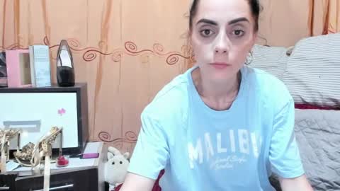 Snapshot of jessylonghair chatting on 07-13-26, 09:50 Jessylonghair online show from 07-13-26, 09:50