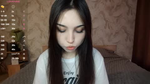 I am Gina ntmu Lets hit 10 Thumbs Up together online show from 04-08-26, 09:20