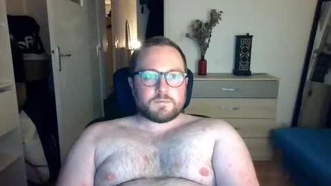 jeuneloup92 online show from 10-21-25, 08:53