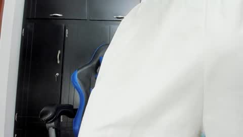 Snapshot of jey_cox23 chatting on 09-16-25, 12:06 jey cox online show from 09-16-25, 12:06