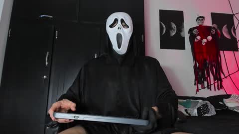 Snapshot of jey_cox23 chatting on 10-31-25, 12:50 jey cox online show from 10-31-25, 12:50