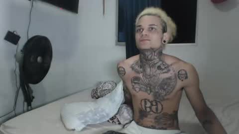 Snapshot of jeykob_23 chatting on 12-04-24, 04:32 JEYKOB online show from 12-04-24, 04:32