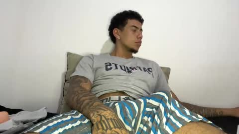 Snapshot of jeyzd25 chatting on 02-19-25, 03:39 Onlyfans Twitter online show from 02-19-25, 03:39