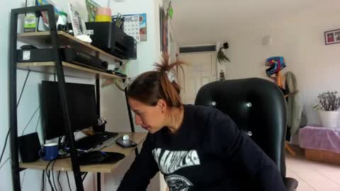 Snapshot of jezabel_purple chatting on 07-16-26, 04:13 Camila online show from 07-16-26, 04:13