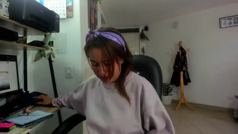 Snapshot of jezabel_purple chatting on 07-21-26, 03:47 Camila online show from 07-21-26, 03:47
