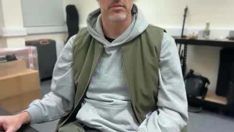 Snapshot of jgol519 chatting on 01-14-26, 02:23 James online show from 01-14-26, 02:23