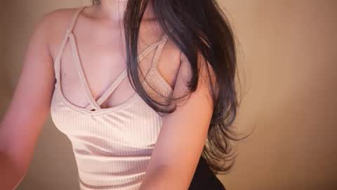 Snapshot of jhaanvi chatting on 12-19-24, 10:21 Jhaanvi online show from 12-19-24, 10:21