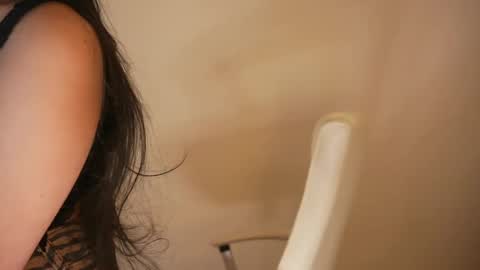 Snapshot of jhaanvi chatting on 03-12-25, 07:17 Jhaanvi online show from 03-12-25, 07:17