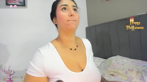 Snapshot of jhacky_sweet chatting on 10-31-25, 06:14 jhackelin My independent account online show from 10-31-25, 06:14