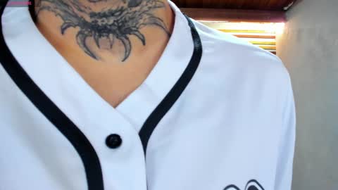 Snapshot of jharol_cardona chatting on 01-29-25, 01:16 Jharol online show from 01-29-25, 01:16