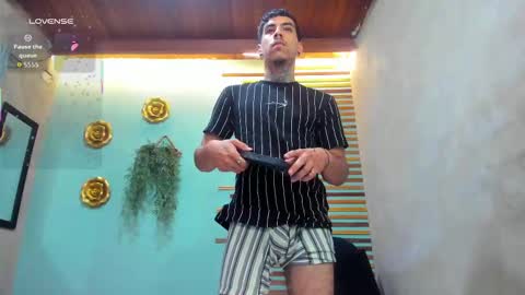 Snapshot of jharol_cardona chatting on 09-25-25, 01:20 Jharol online show from 09-25-25, 01:20