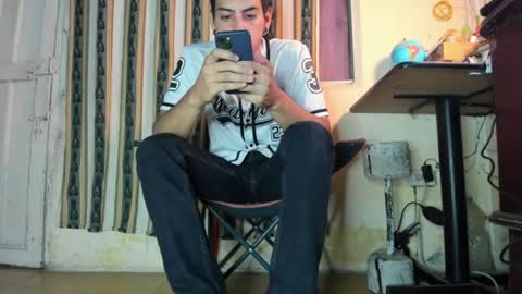 Snapshot of jharol_cardona chatting on 06-19-26, 12:37 Jharol online show from 06-19-26, 12:37
