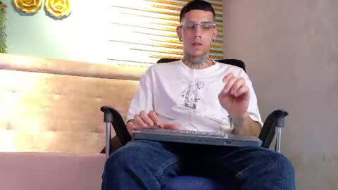 Snapshot of jharol_cardona chatting on 07-09-26, 01:20 Jharol online show from 07-09-26, 01:20